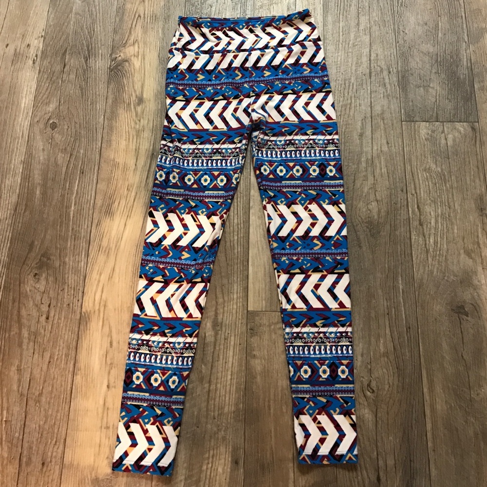 FABULOUS LuLaRoe Arrow Print One Size Leggings