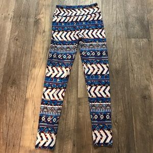 FABULOUS LuLaRoe Arrow Print One Size Leggings