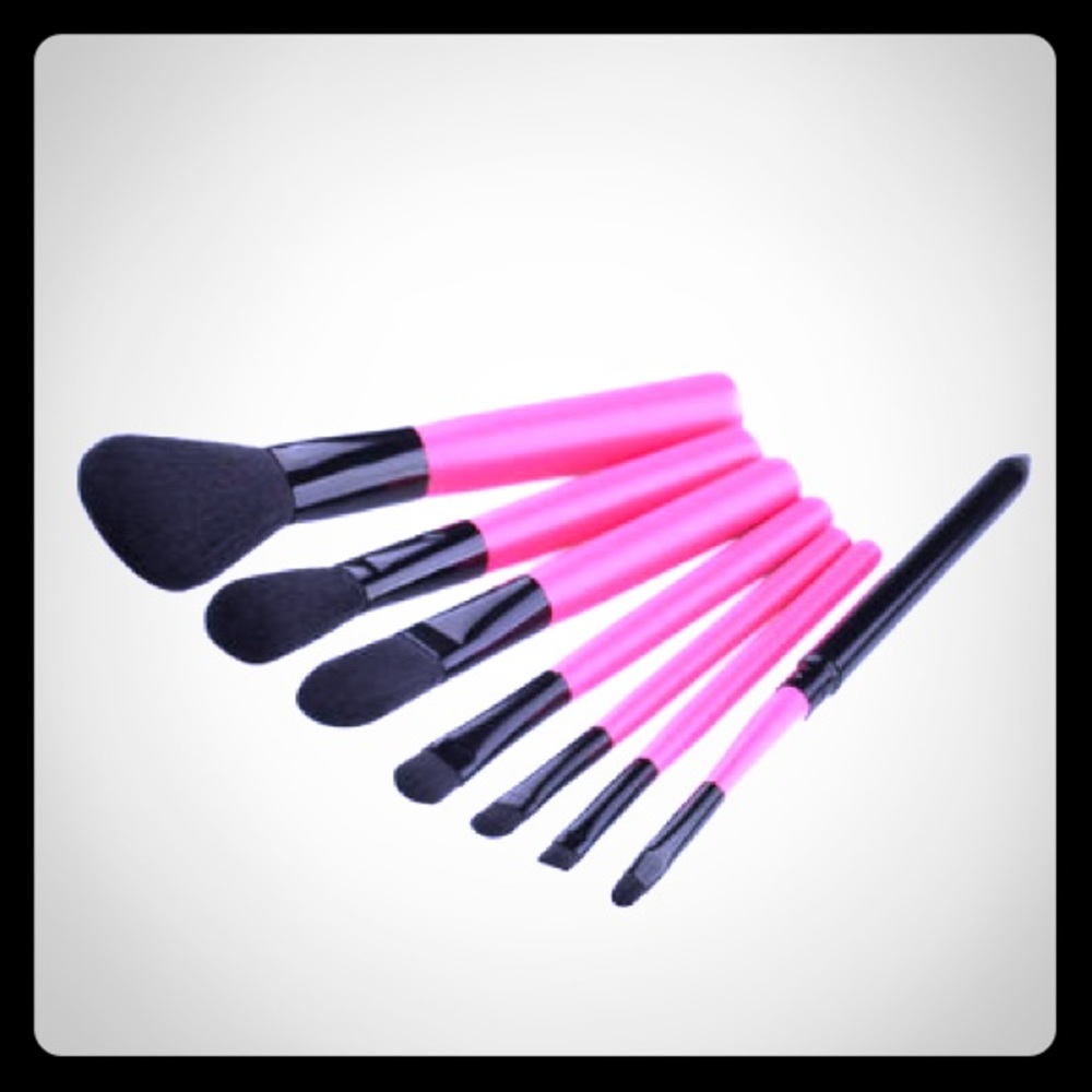💜7 piece lux makeup pink brush set