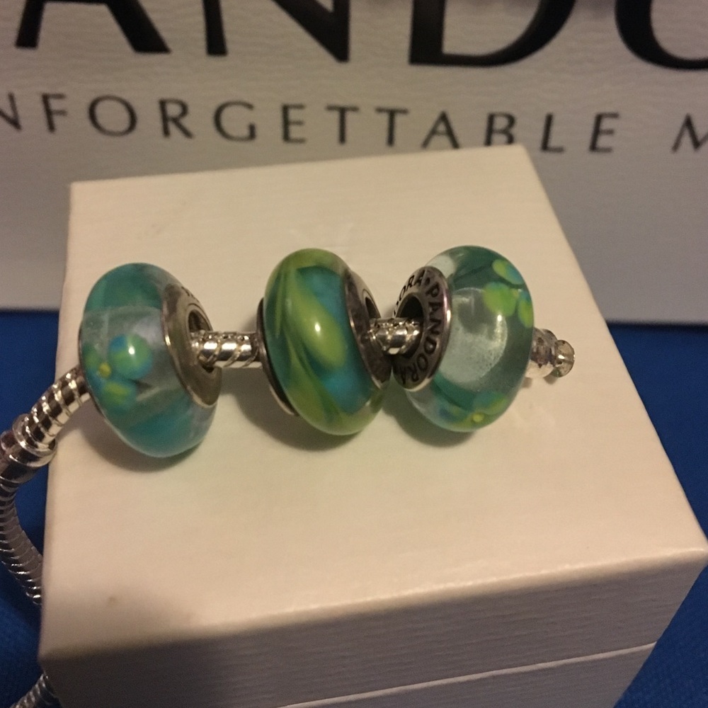 💥SALE💥NO OFFERS Charms Bundle
