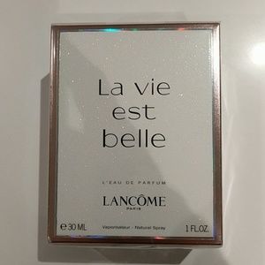 Perfum la vie est belle