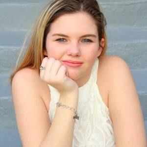 Meet your Posher, Lexi