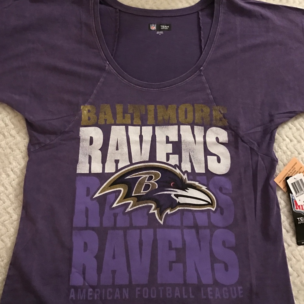 NWT Women's M NFL Baltimore Ravens T shirt