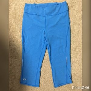 Under Armour crop compression pants
