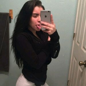 Meet your Posher, Alexis