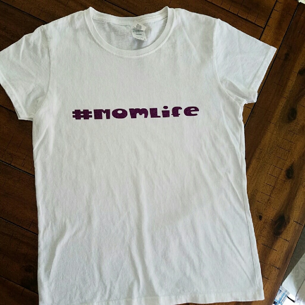 White Tshirt "Momlife"