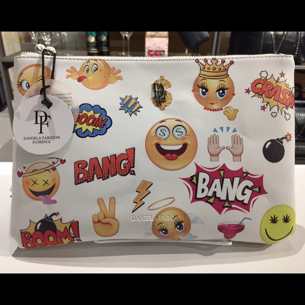 ⚡️ Daniela Fargion Emoji Clutch!