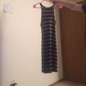Women's slim fit dress medium