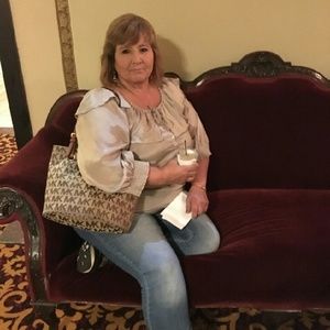 Meet your Posher, Renee