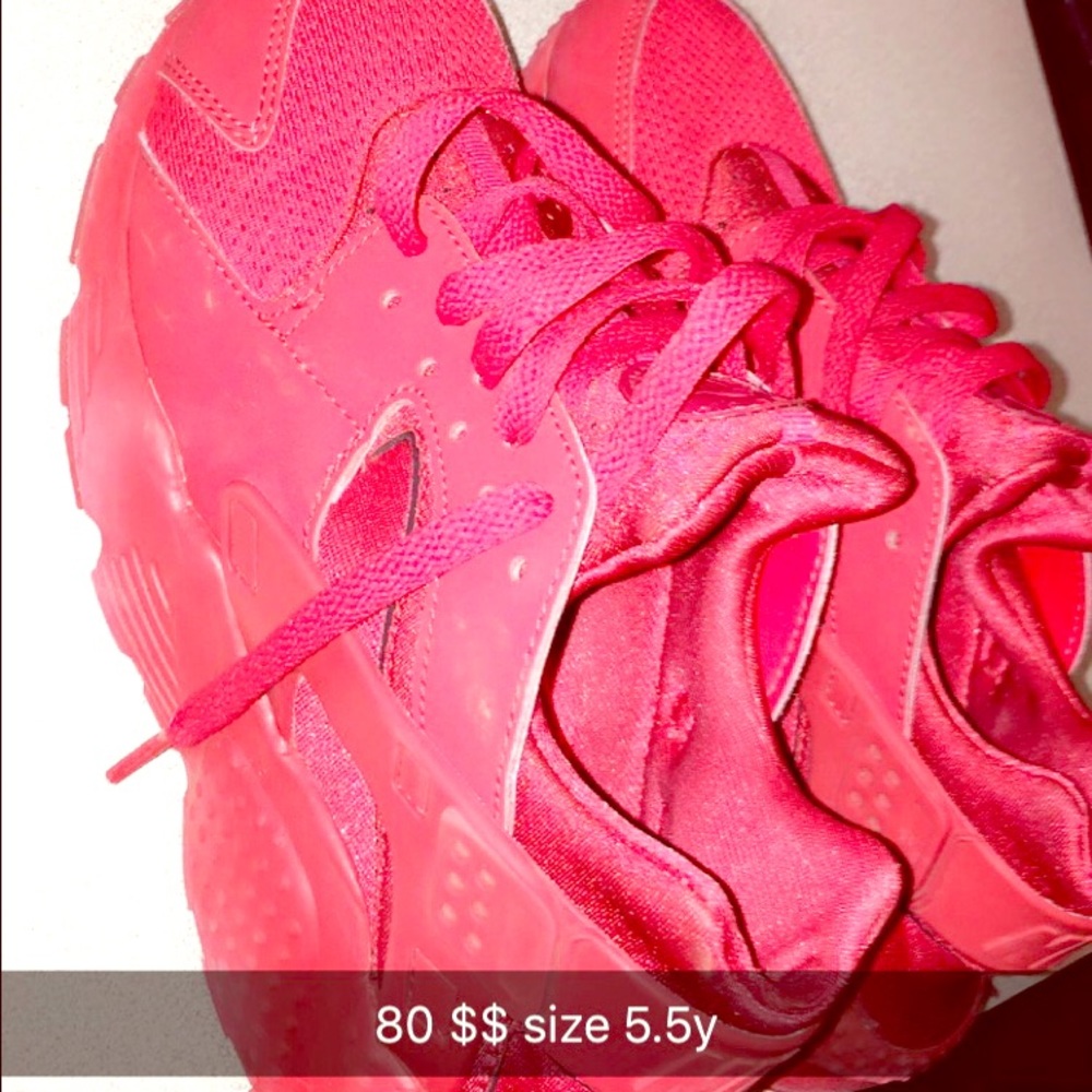 Red huaraches