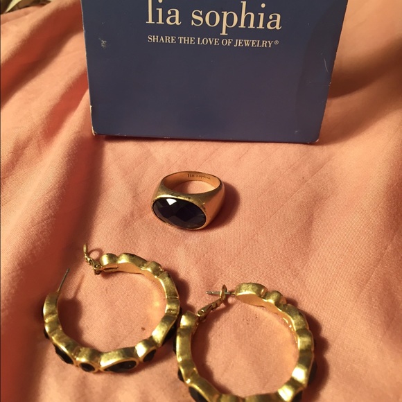 Lia Sophia sapphire (color) earrings & ring - Picture 3 of 7