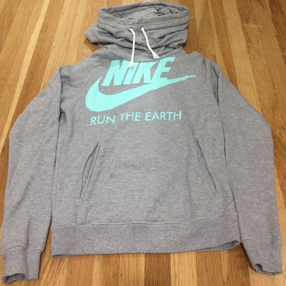 nike run the earth