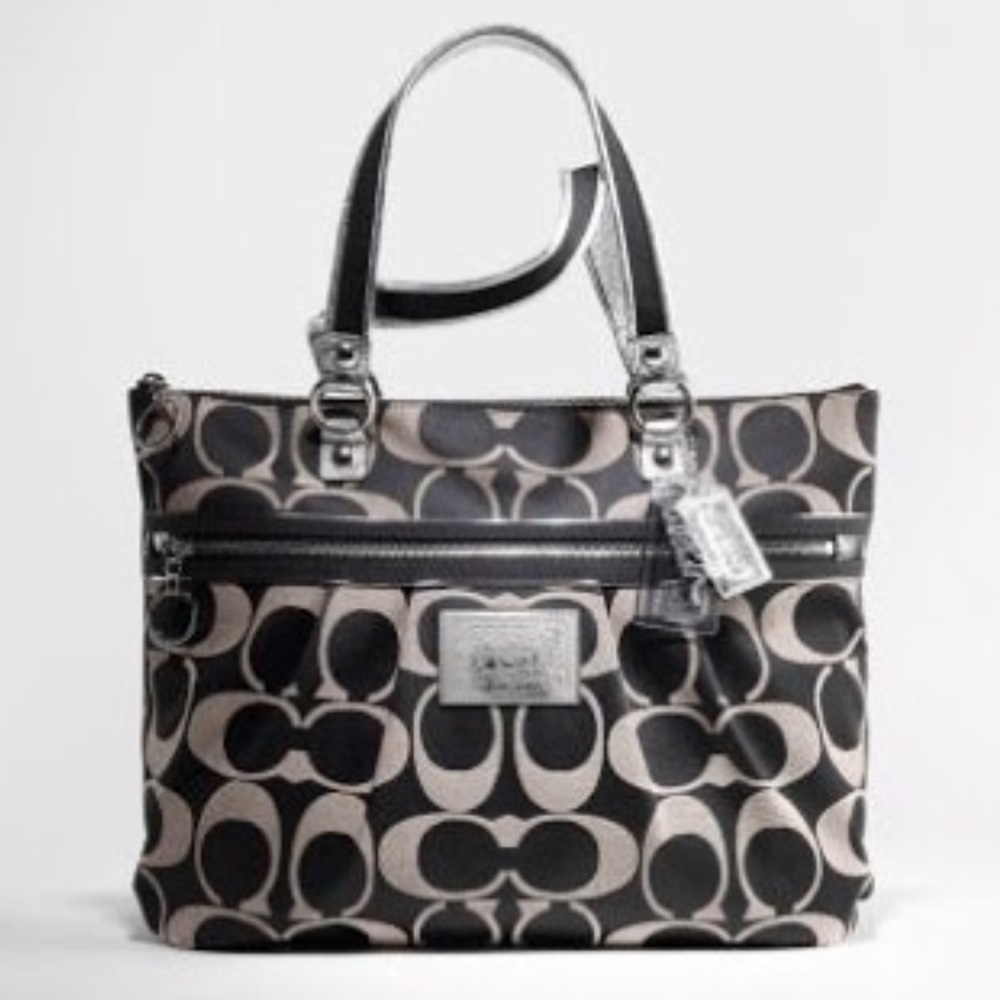 ✨COACH Poppy Signature Handbag