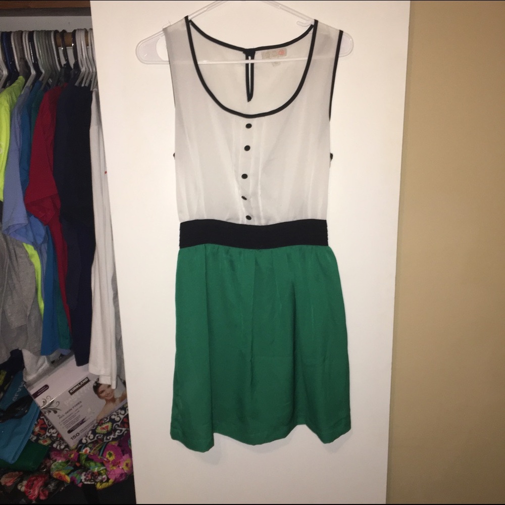 Gianni Bini Dress with Keyhole detail