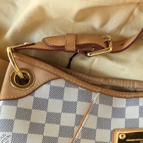 🔴SOLD on another site🔴 Louis Vuitton Galleria - Picture 5 of 7