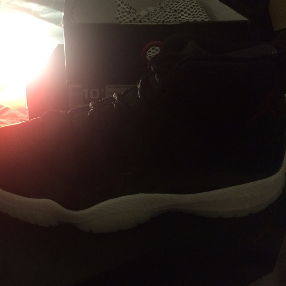 Jordan 11 72-10 dead stocked  sneakers