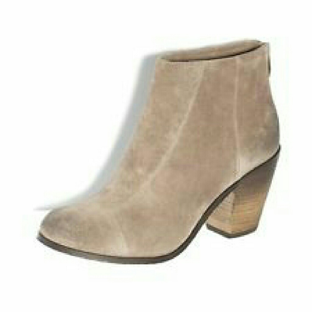 vince camuto grayson booties!!!!!