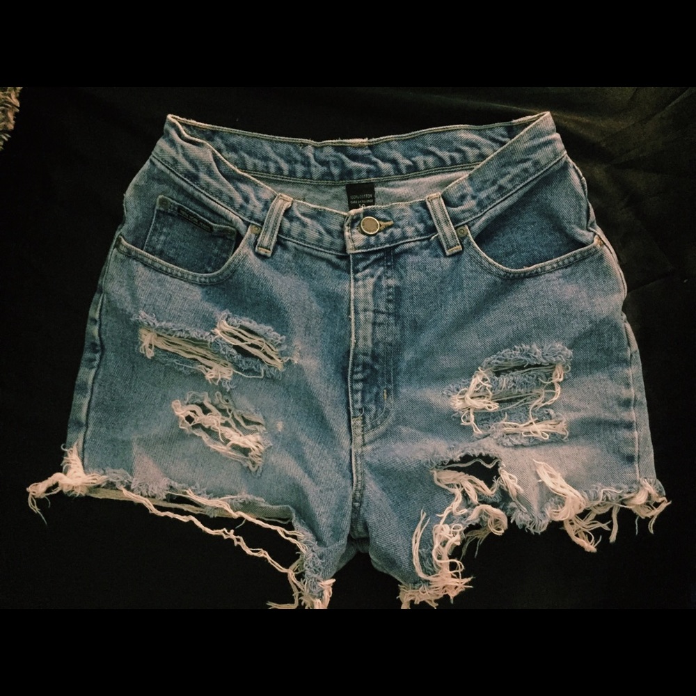 🦄 Distressed Denim Shorts