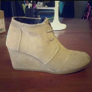 Toms Taupe Desert Wedge Bootie