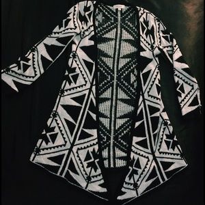 濾 Black And White Printed Sweater Cardigan
