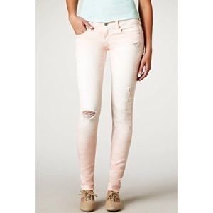 American Eagle Outfitters • Stretch pink wash jean