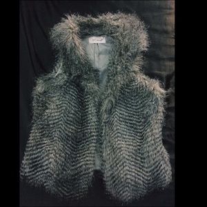 🦄 Faux Fur Vest