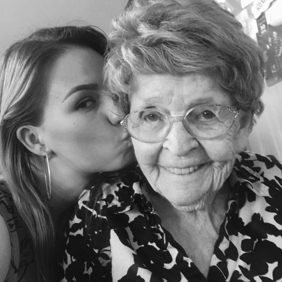 Meet your Posher, Randi - Picture 1 of 1