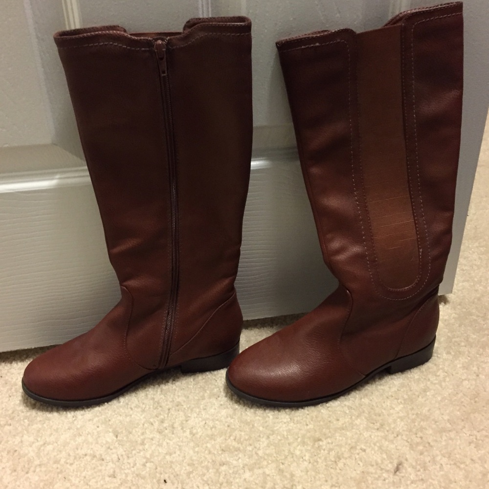 Boots size 6