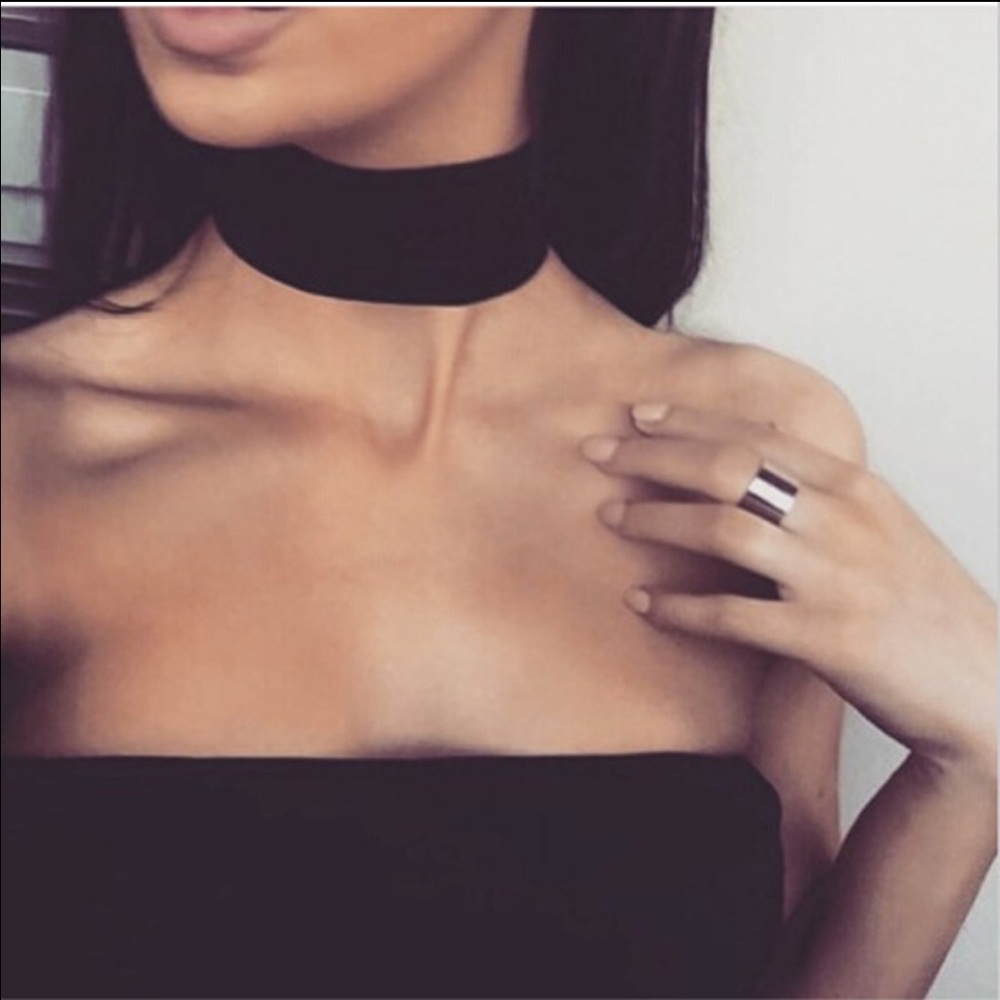 Large Black Velvet Choker