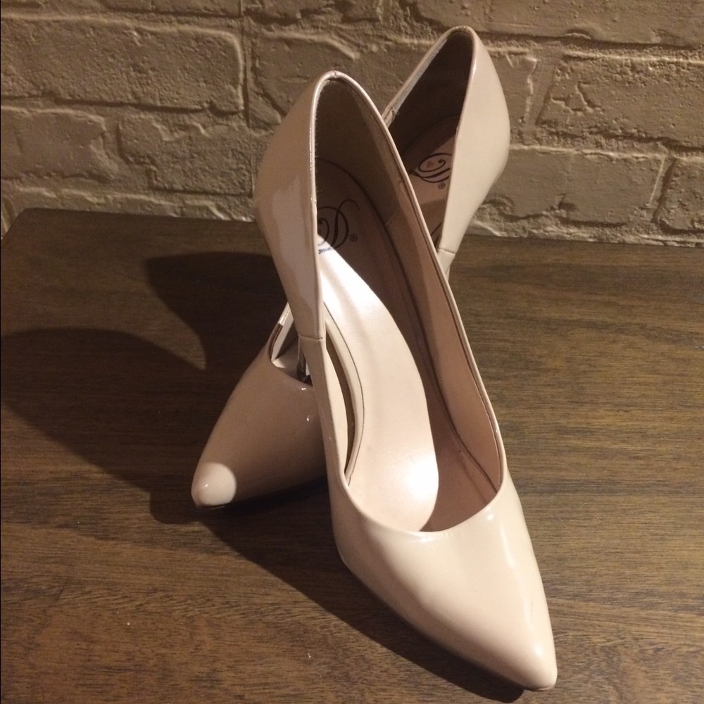 Tan patient leather 3 inch heels