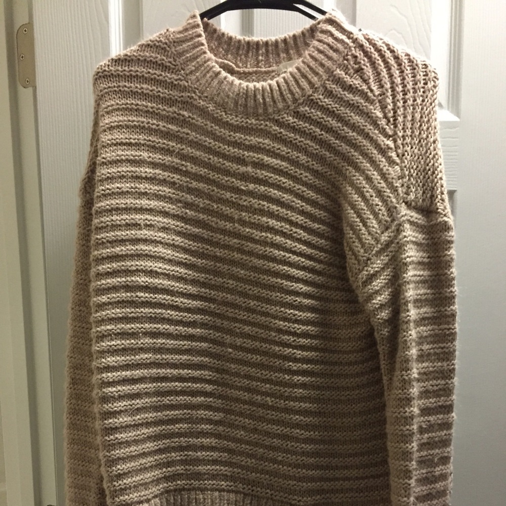 Loose fit sweater