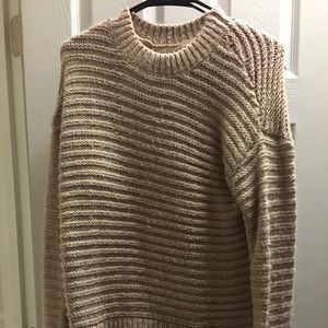 Loose fit sweater