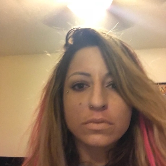 Meet your Posher, Becky - Picture 4 of 5