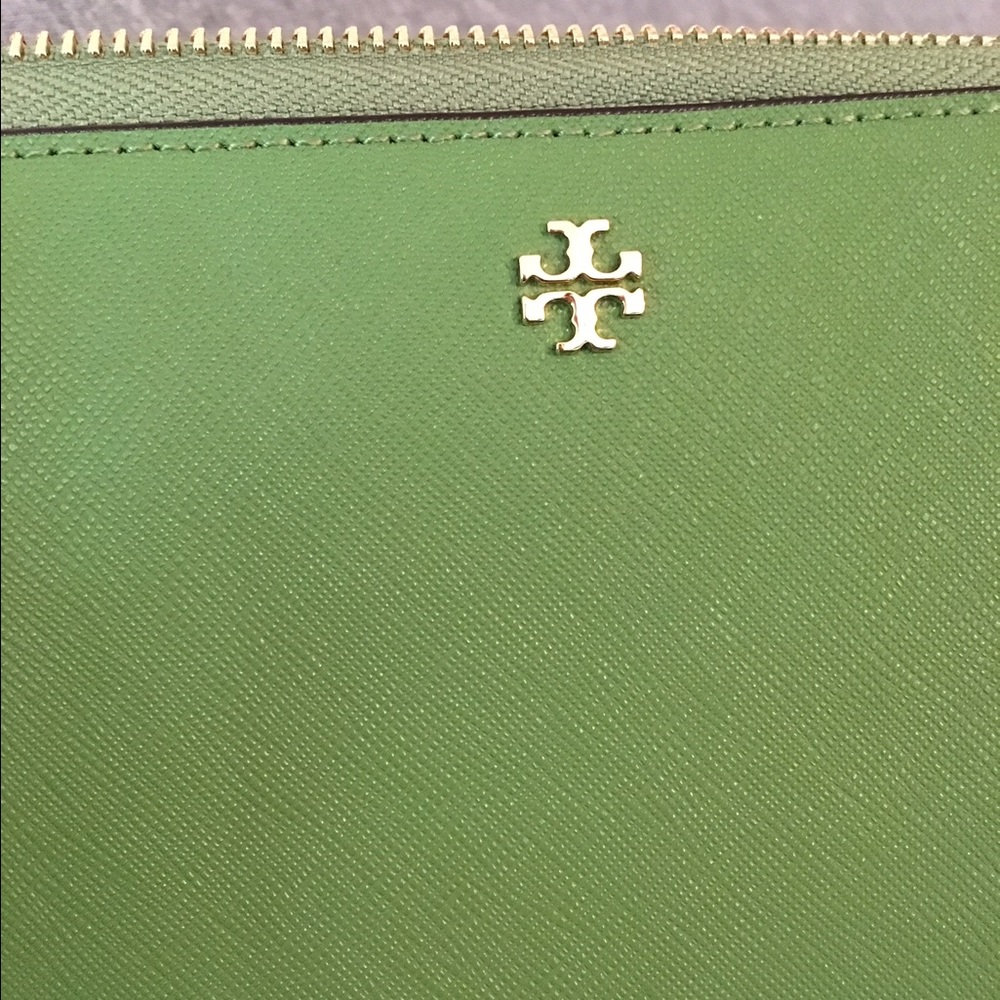 ⭐️ Flash Sale ⭐️ Tory Burch Robinson Wallet - Picture 4 of 4