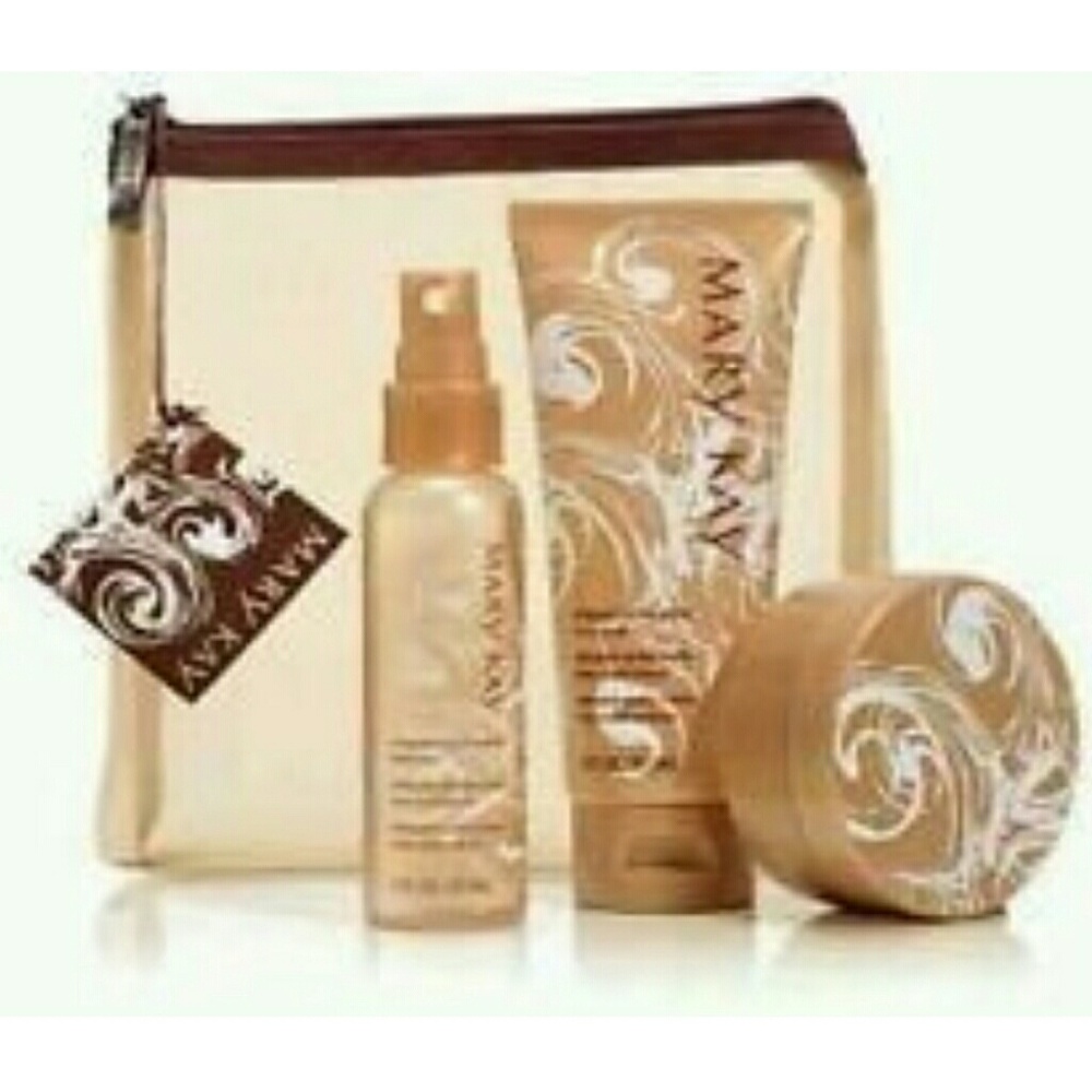 Mary Kay Creamy Frosted Vanilla Gift Set