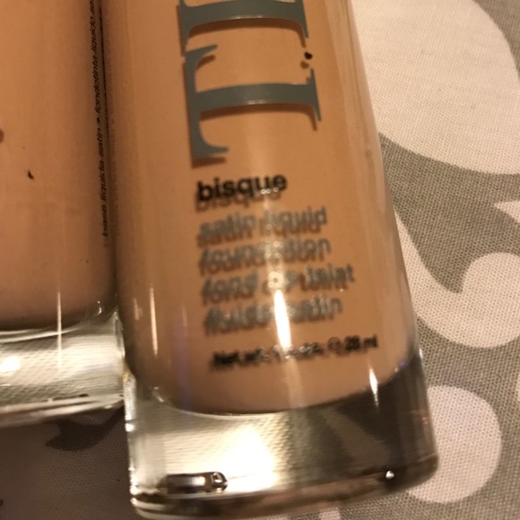 TIGI satin liquid foundation. Never used. - Picture 2 of 3