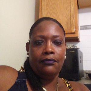 Meet your Posher, Leslie