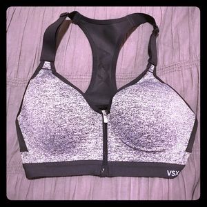 🆕 Victoria Secret Sports Bra 32C