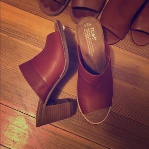 TOMS genuine leather mule