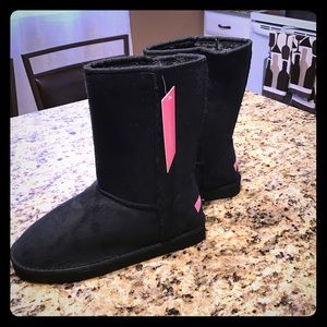 Isaac Mizrahi furry boots