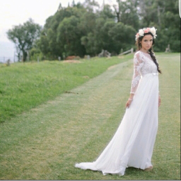 Bohemian lace wedding dress - Picture 3 of 4