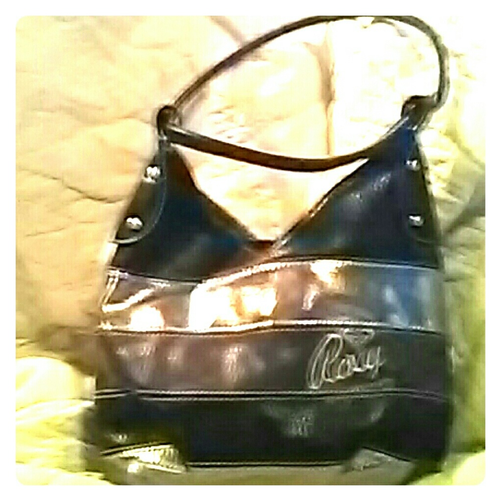 A cute hobo purse for when u r on the run or just