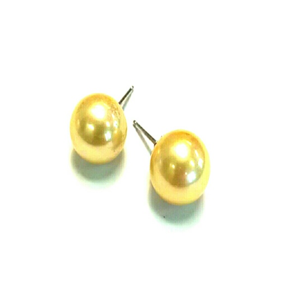 Vintage yellow pearl earrings, 12 mm - Picture 1 of 3