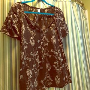 Floral print flowy shirt