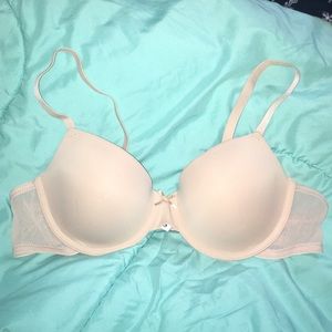 NEW nude colored bra w/ underwire 38 B