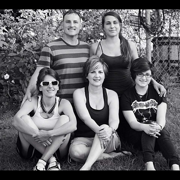 Meet your Posher, Lisa - Picture 4 of 8