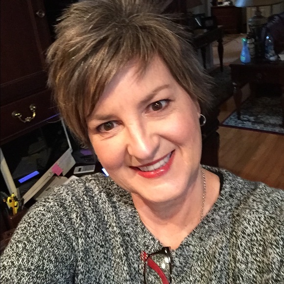 Meet your Posher, Lisa - Picture 7 of 8