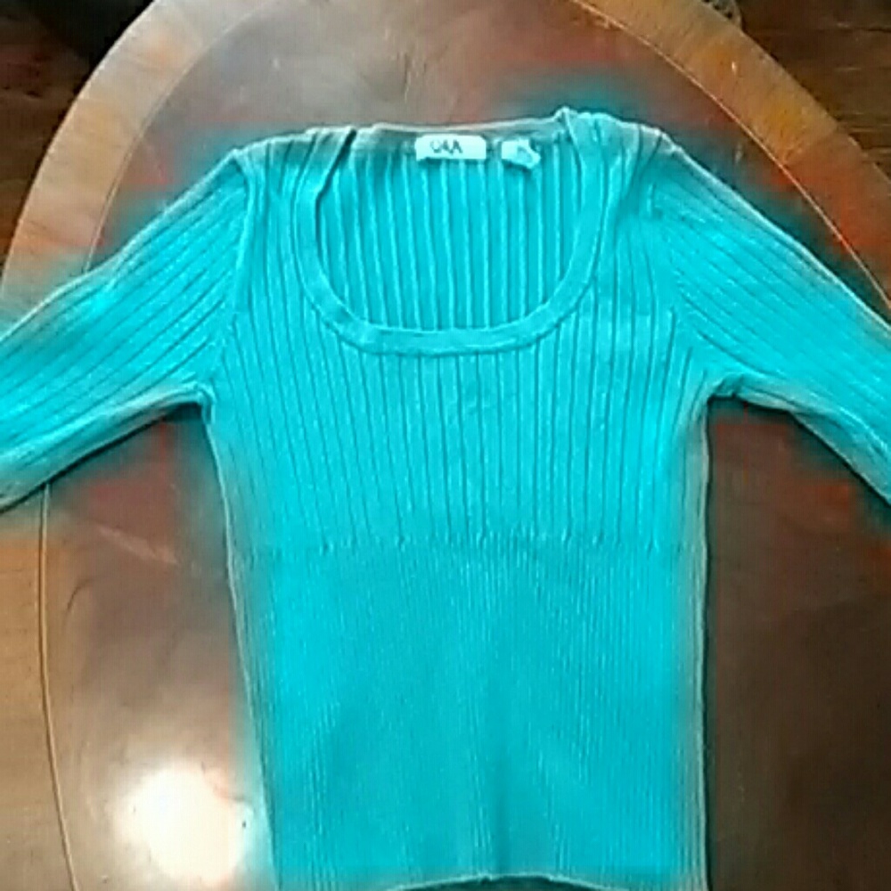 Q&A Long Sleeve Sweater