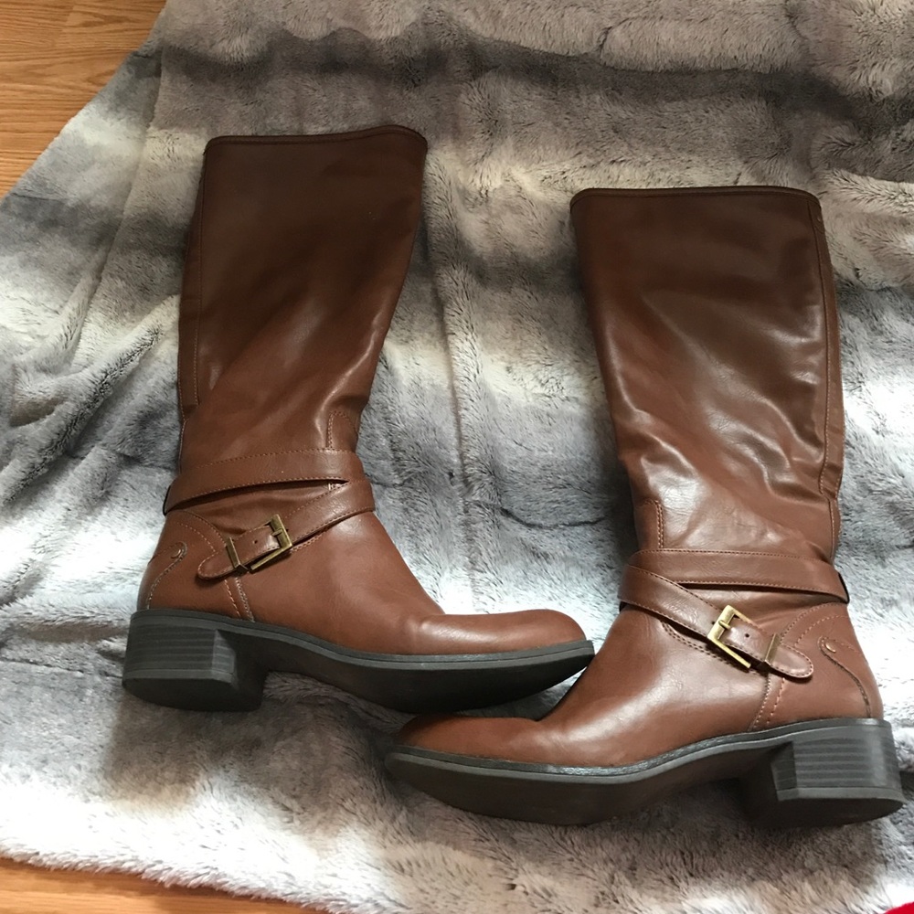 Riding boots