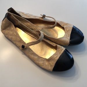 Wanted brand flats